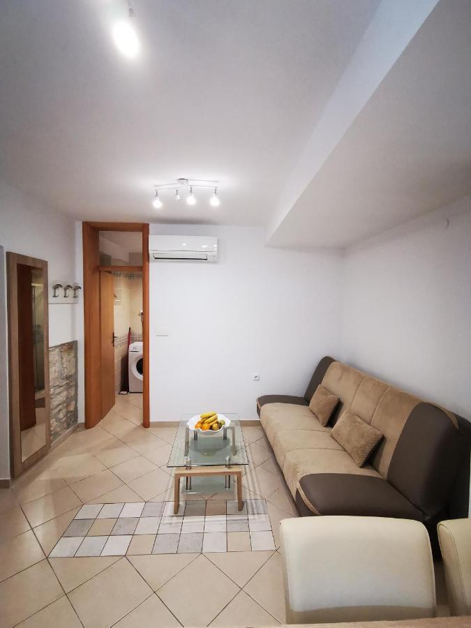 Meressa Paolia Apartments Новиград Экстерьер фото