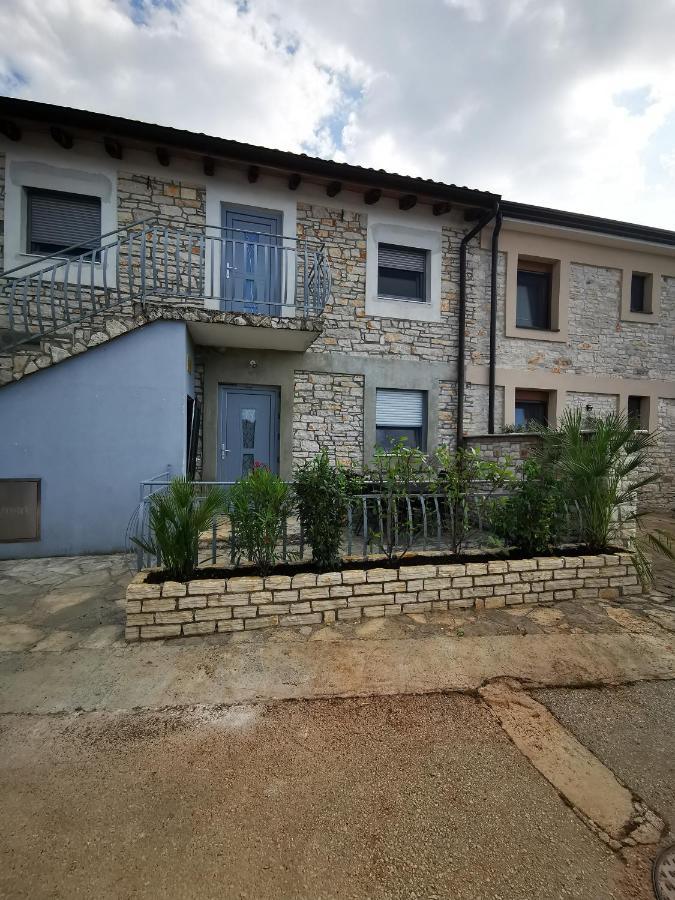 Meressa Paolia Apartments Новиград Экстерьер фото