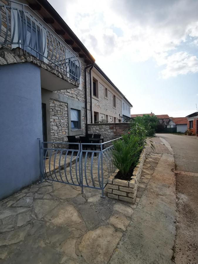 Meressa Paolia Apartments Новиград Экстерьер фото